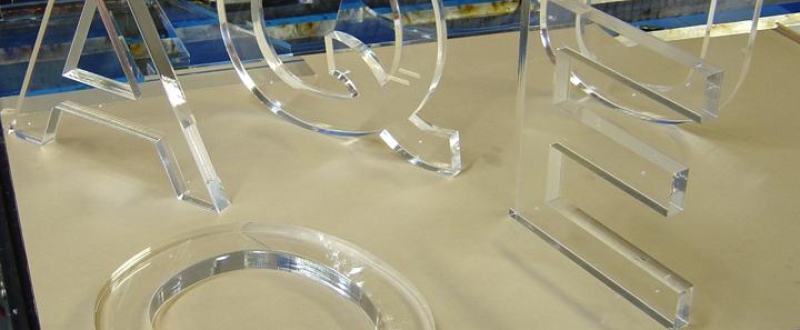 Cắt CNC Mica, Cắt CNC Alu